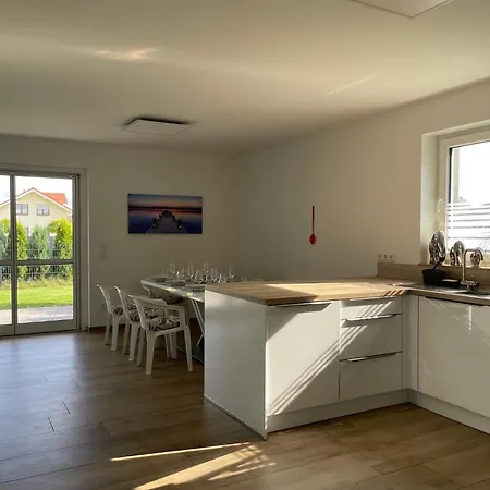 Ruhig Gelegene Eg-neubauwohnung & Garten, Ueberdachte Terrasse, Insektenschutz, Fussbodenheizung, Ebk Fuer Max 7 Personen Appartement Südlohn