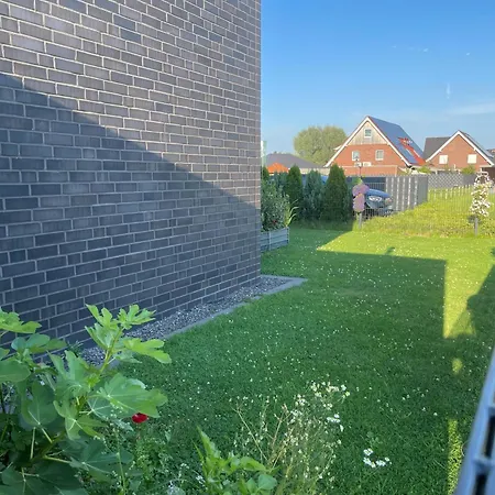 Ruhig Gelegene Eg-neubauwohnung & Garten, Ueberdachte Terrasse, Insektenschutz, Fussbodenheizung, Ebk Fuer Max 7 Personen