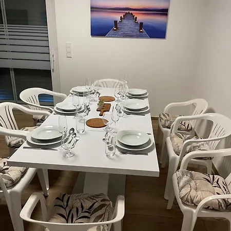 아파트 Ruhig Gelegene Eg-neubauwohnung & Garten, Ueberdachte Terrasse, Insektenschutz, Fussbodenheizung, Ebk Fuer Max 7 Personen Südlohn