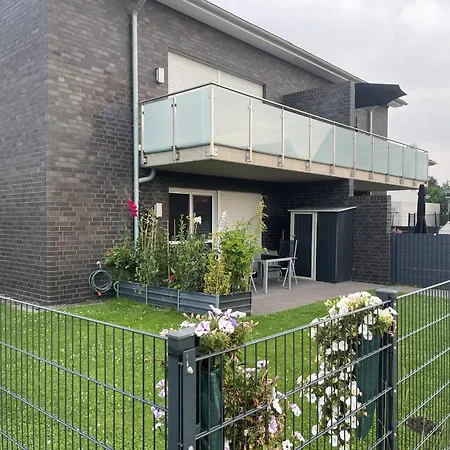 Ruhig Gelegene Eg-neubauwohnung & Garten, Ueberdachte Terrasse, Insektenschutz, Fussbodenheizung, Ebk Fuer Max 7 Personen Südlohn