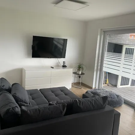 Appartement Ruhig Gelegene Eg-neubauwohnung & Garten, Ueberdachte Terrasse, Insektenschutz, Fussbodenheizung, Ebk Fuer Max 7 Personen *
