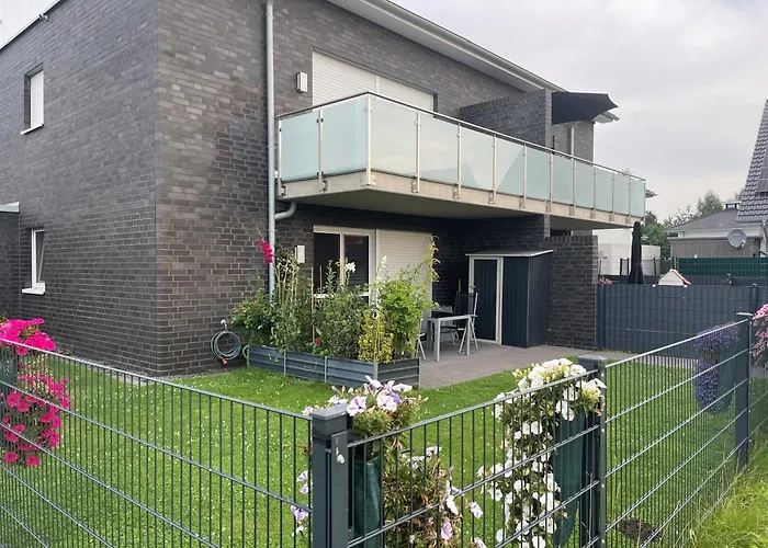 Ruhig Gelegene Eg-neubauwohnung & Garten, Ueberdachte Terrasse, Insektenschutz, Fussbodenheizung, Ebk Fuer Max 7 Personen Südlohn