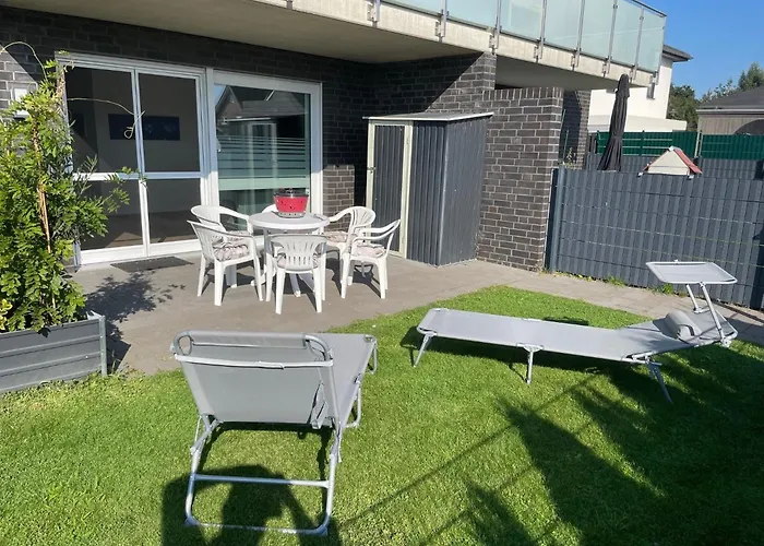 Ruhig Gelegene Eg-neubauwohnung & Garten, Ueberdachte Terrasse, Insektenschutz, Fussbodenheizung, Ebk Fuer Max 7 Personen 아파트