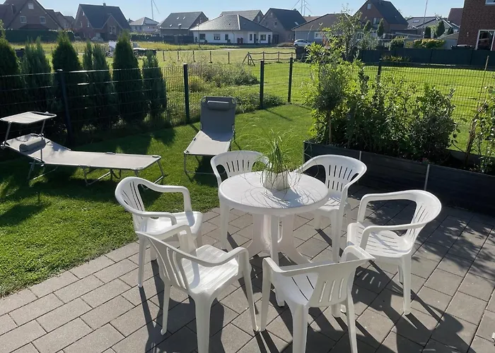 Ruhig Gelegene Eg-neubauwohnung & Garten, Ueberdachte Terrasse, Insektenschutz, Fussbodenheizung, Ebk Fuer Max 7 Personen *