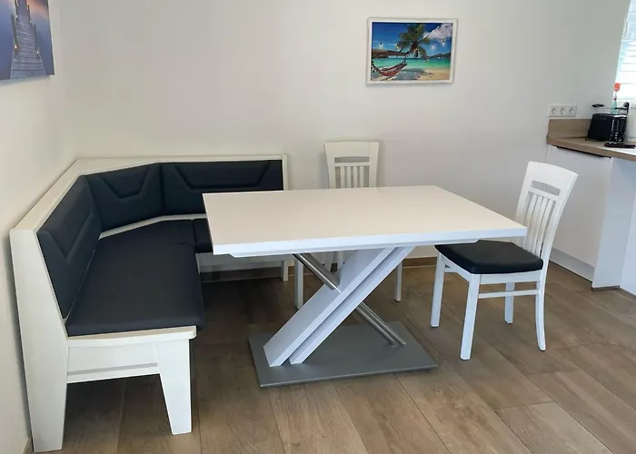 Ruhig Gelegene Eg-neubauwohnung & Garten, Ueberdachte Terrasse, Insektenschutz, Fussbodenheizung, Ebk Fuer Max 7 Personen 아파트